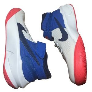 Nike TEAM HUSTLE D10 White,Blue,Orange Boy Shoes Sz 7y.‎